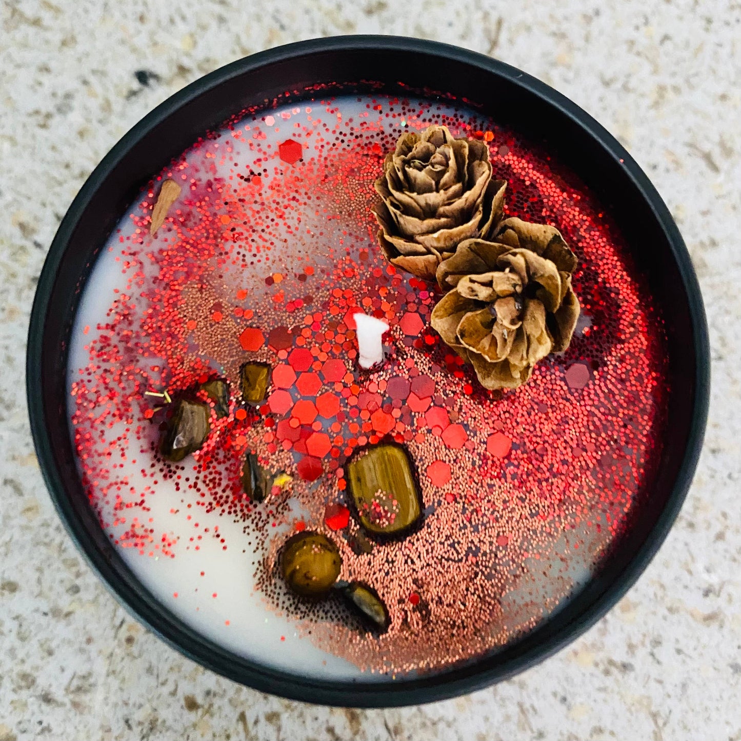 Yule Log Candle - Fireplace & Cedarwood Scent